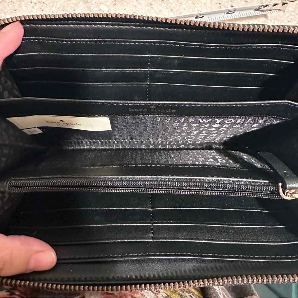 Kate Spade New York Black Leather Zip Around Wallet Gold Hardware Like New EUC